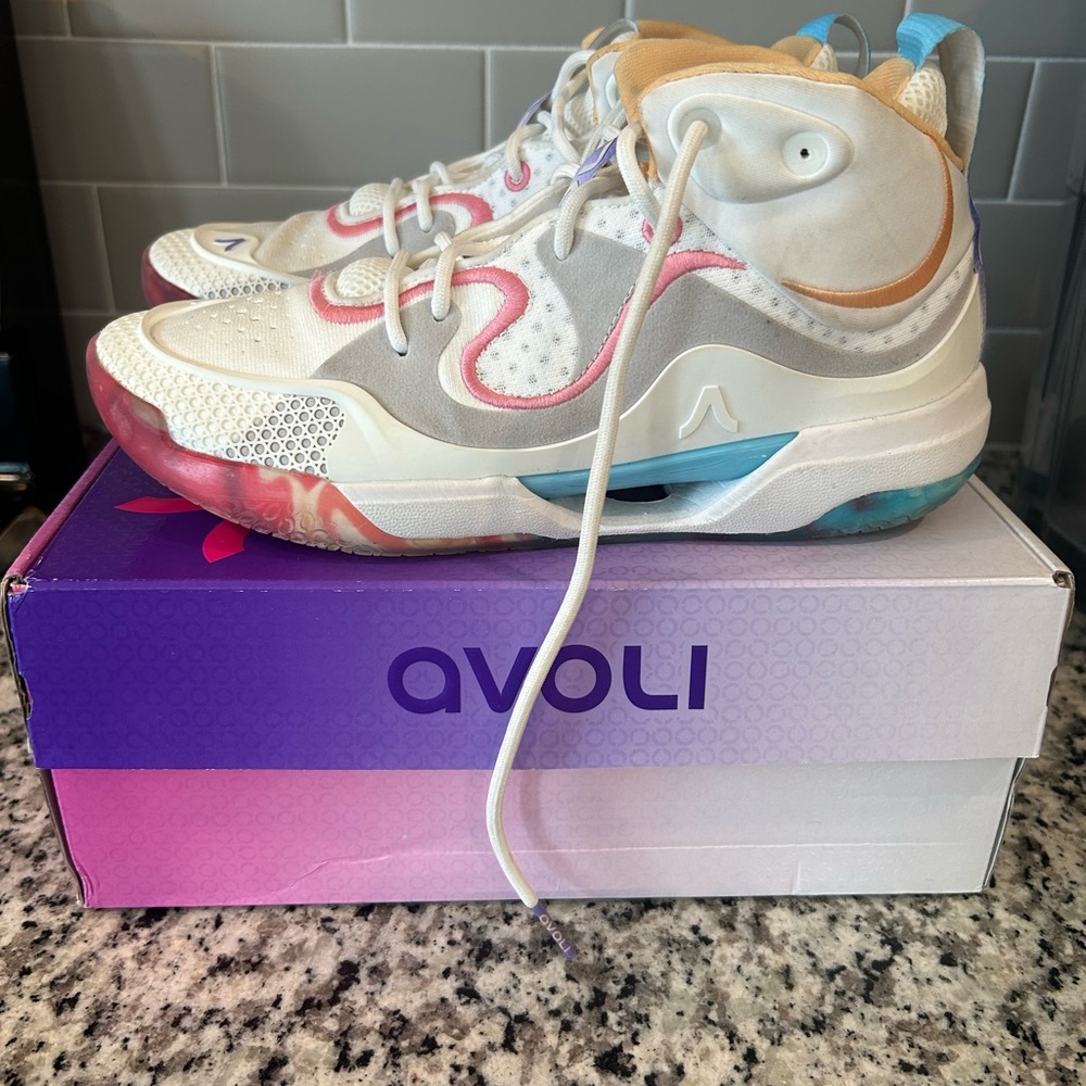 Avoli Womens Multicolor Athletic Shoes - White with Pink & Blue Accents